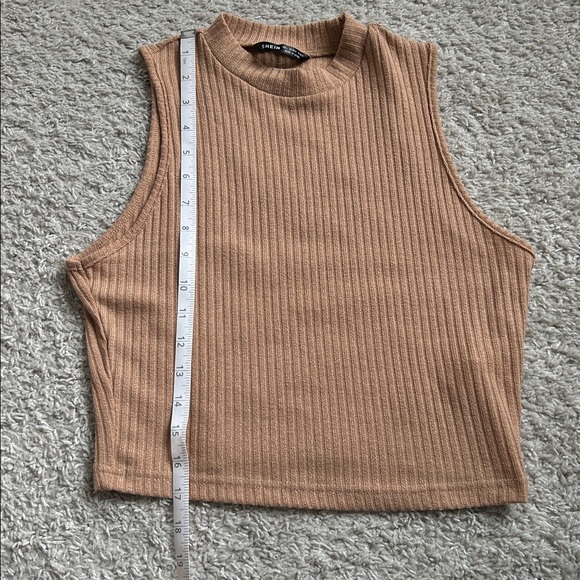 Brown Ribbed Crop Tank ✨ - Picture 5 of 5
